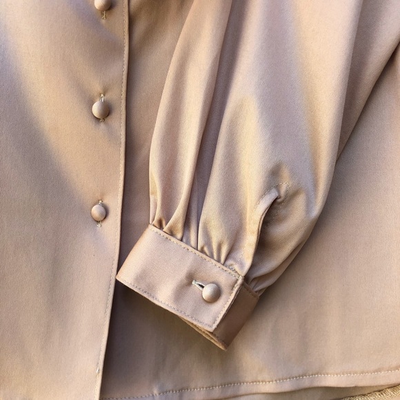 Classy Vintage Tami Sportswear Button-Down Blouse in Tan Size M - Picture 4 of 7